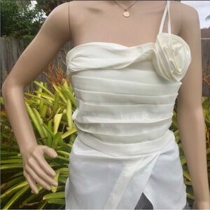 Elegant White Strapless Dress